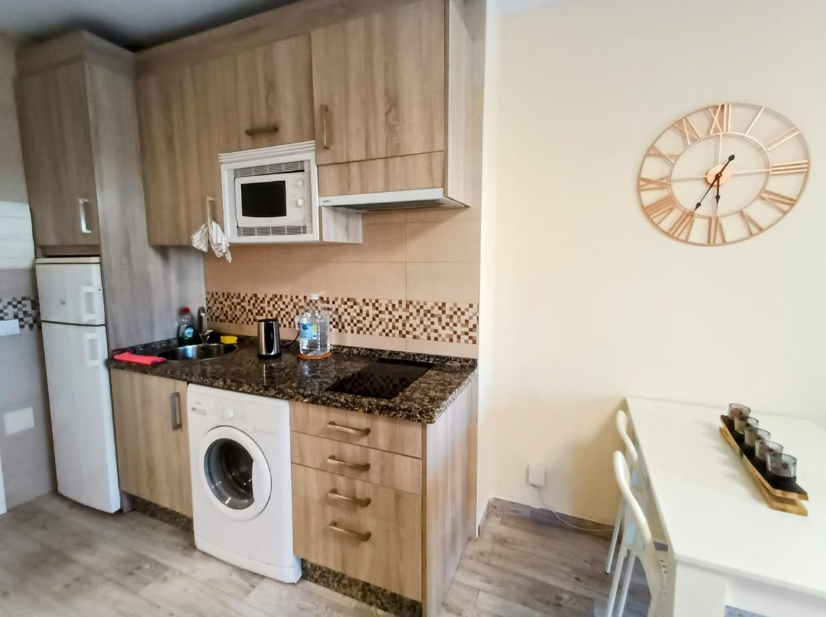 Leilighet midt i bygget til salgs i Benalmadena Costa, Bilde 3