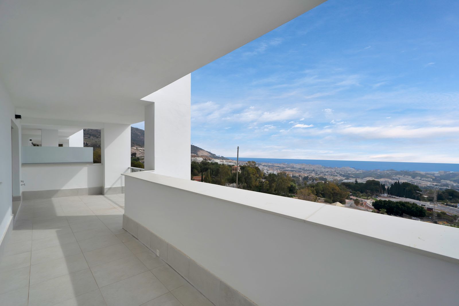 Leilighet midt i bygget til salgs i Benalmadena Pueblo, Bilde 2
