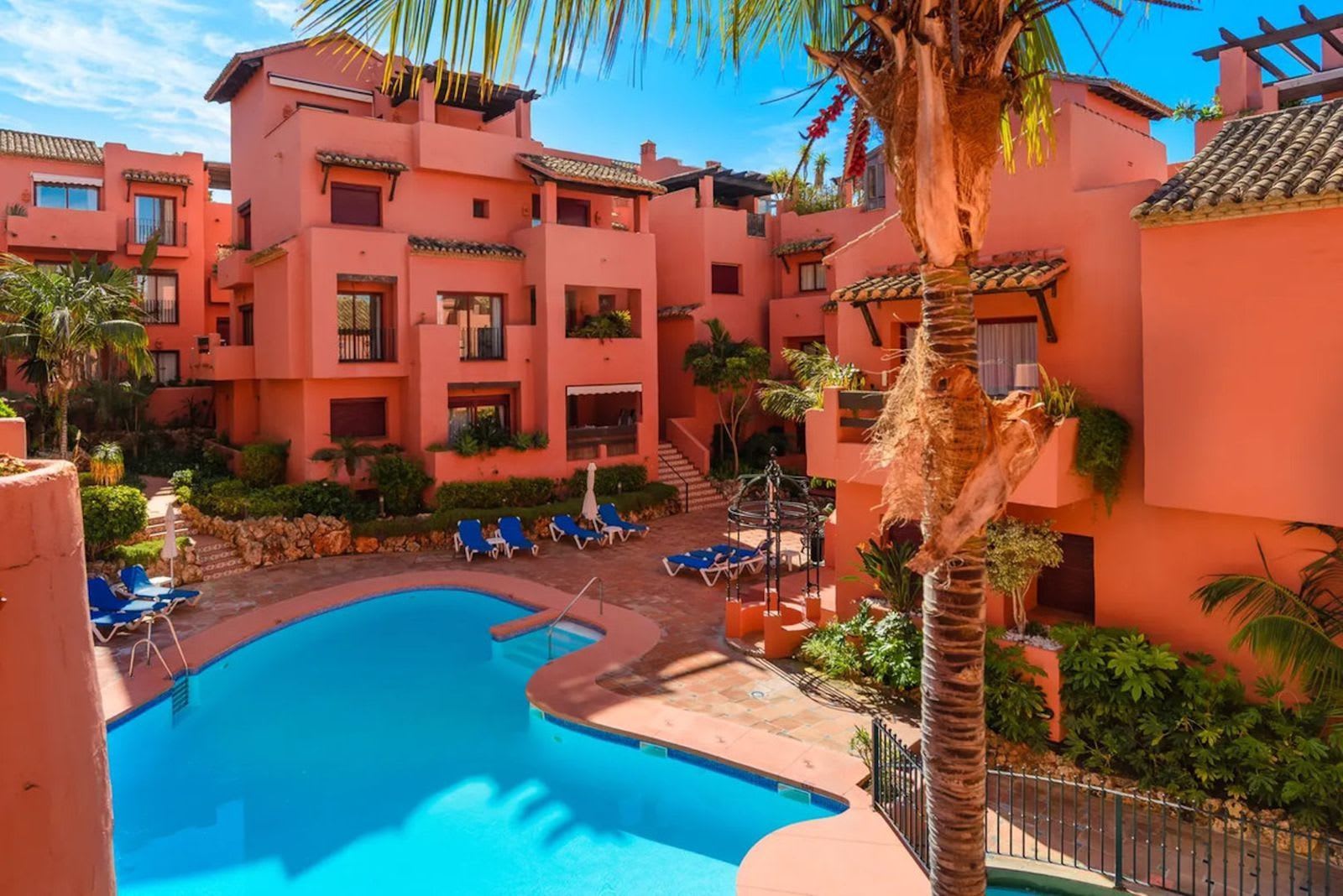 Leilighet midt i bygget til salgs i Elviria, Bilde 2