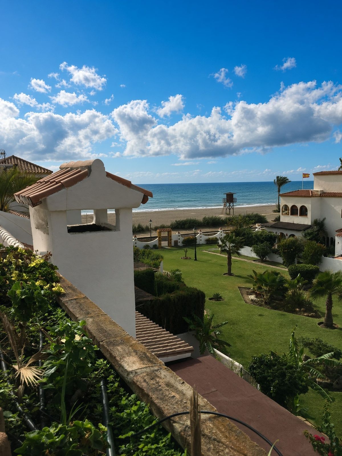 Radhus med 4 sovrum till salu i Casares Playa, Foto 3