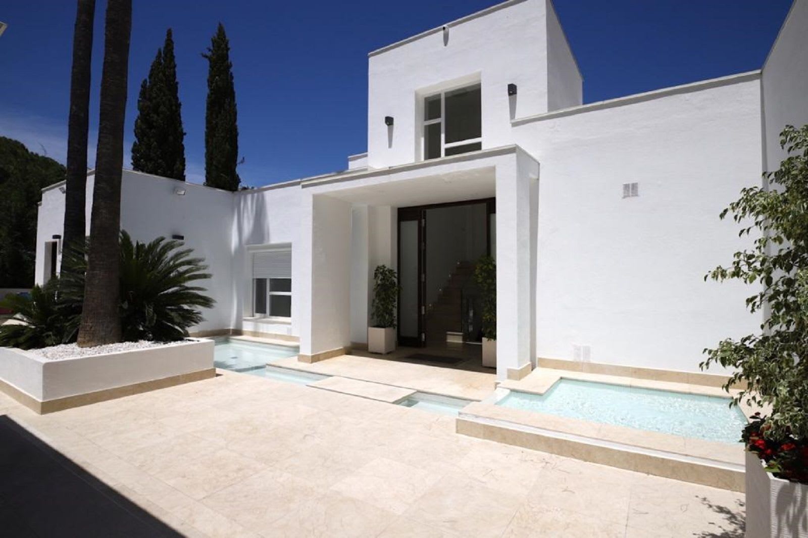 Frittliggende villa til salgs i Las Brisas, Bilde 3