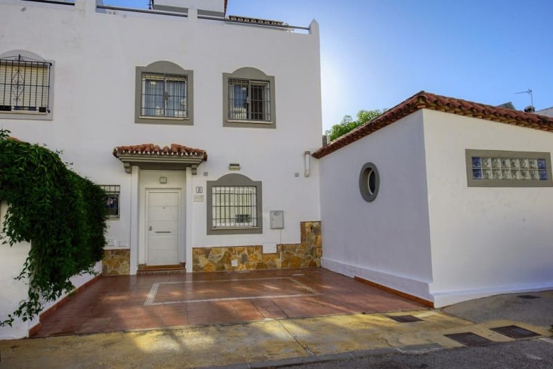 Rekkehus til salgs i Estepona