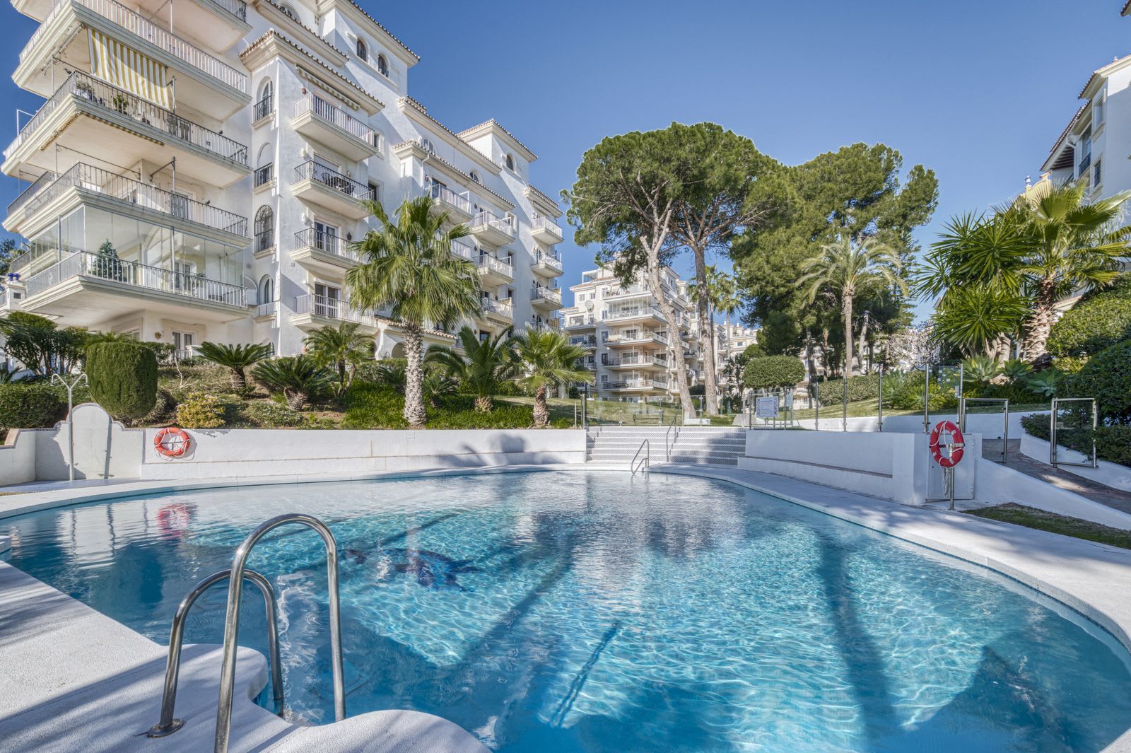 Leilighet i første etasje til salgs i Puerto Banús, Bilde 2