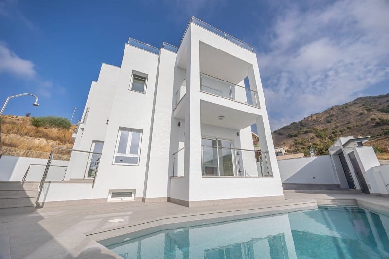 Frittliggende villa til salgs i Nerja