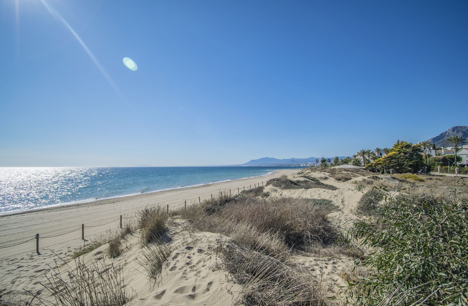 Leilighet til salgs i Los Monteros, Bilde 2