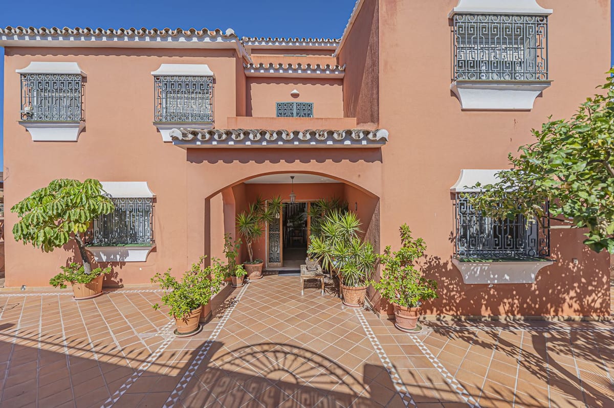 Villa til salgs i Marbella, Bilde 2