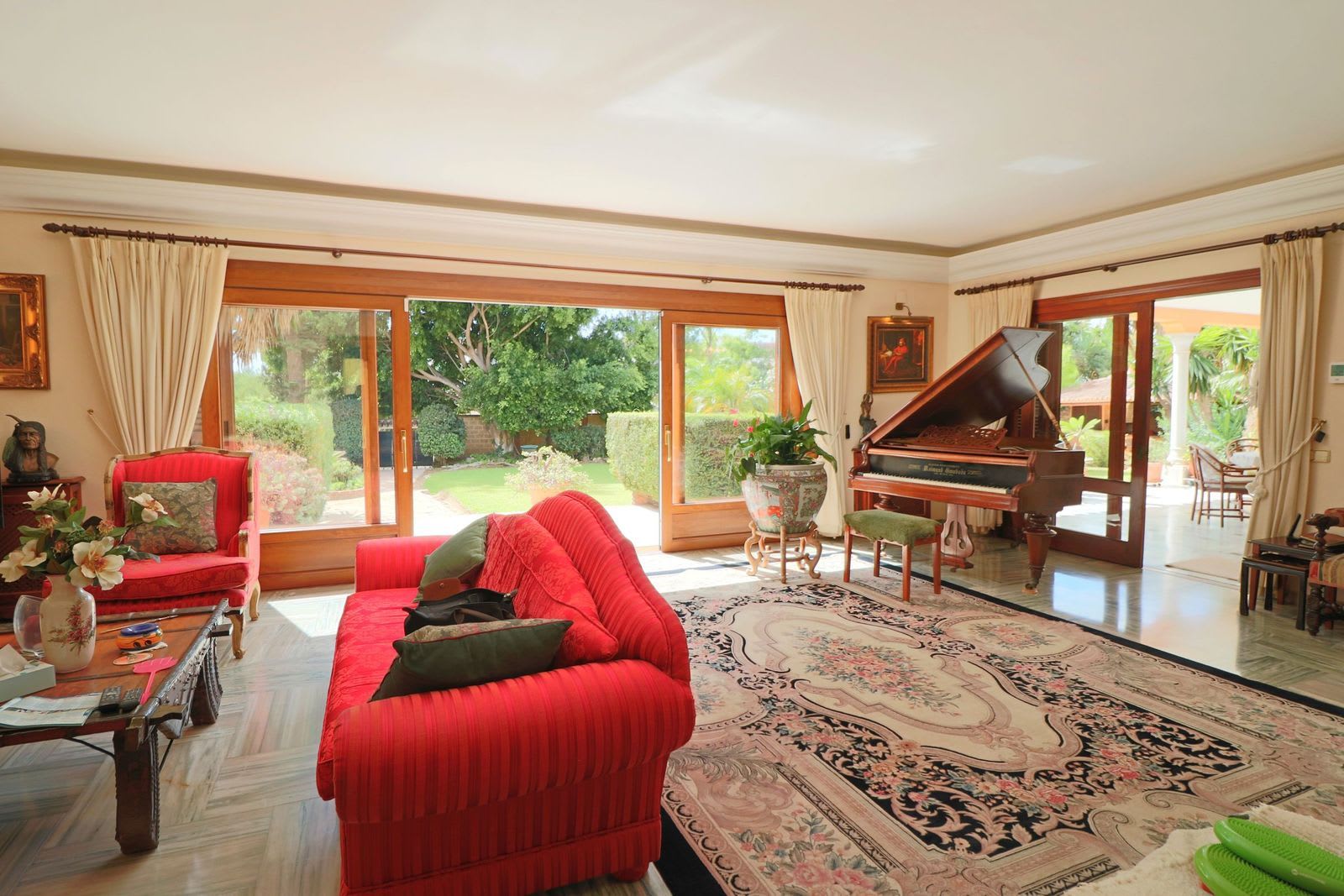 Frittliggende villa til salgs i El Paraiso, Estepona, Bilde 3