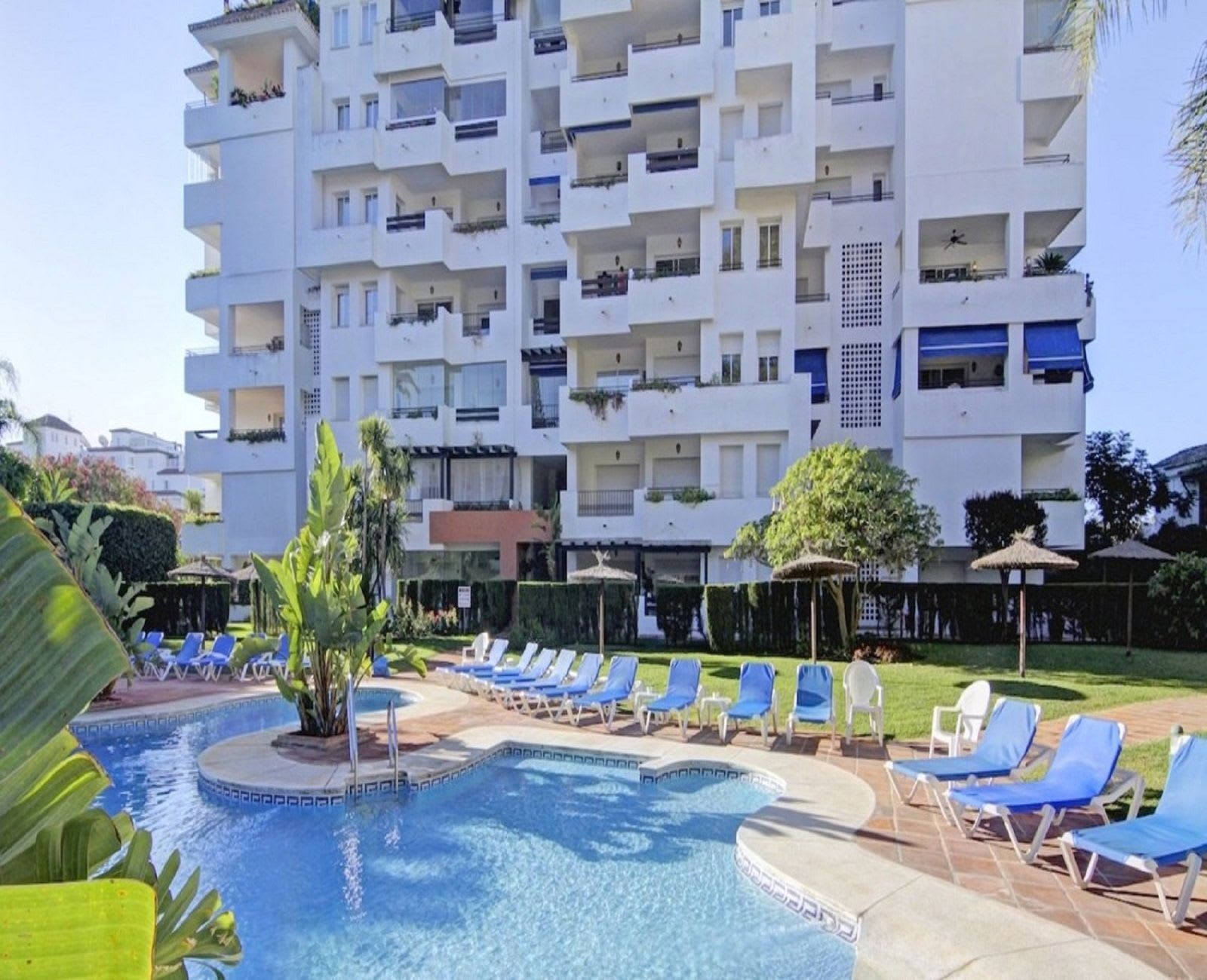 Leilighet midt i bygget til salgs i Puerto Banús, Bilde 2