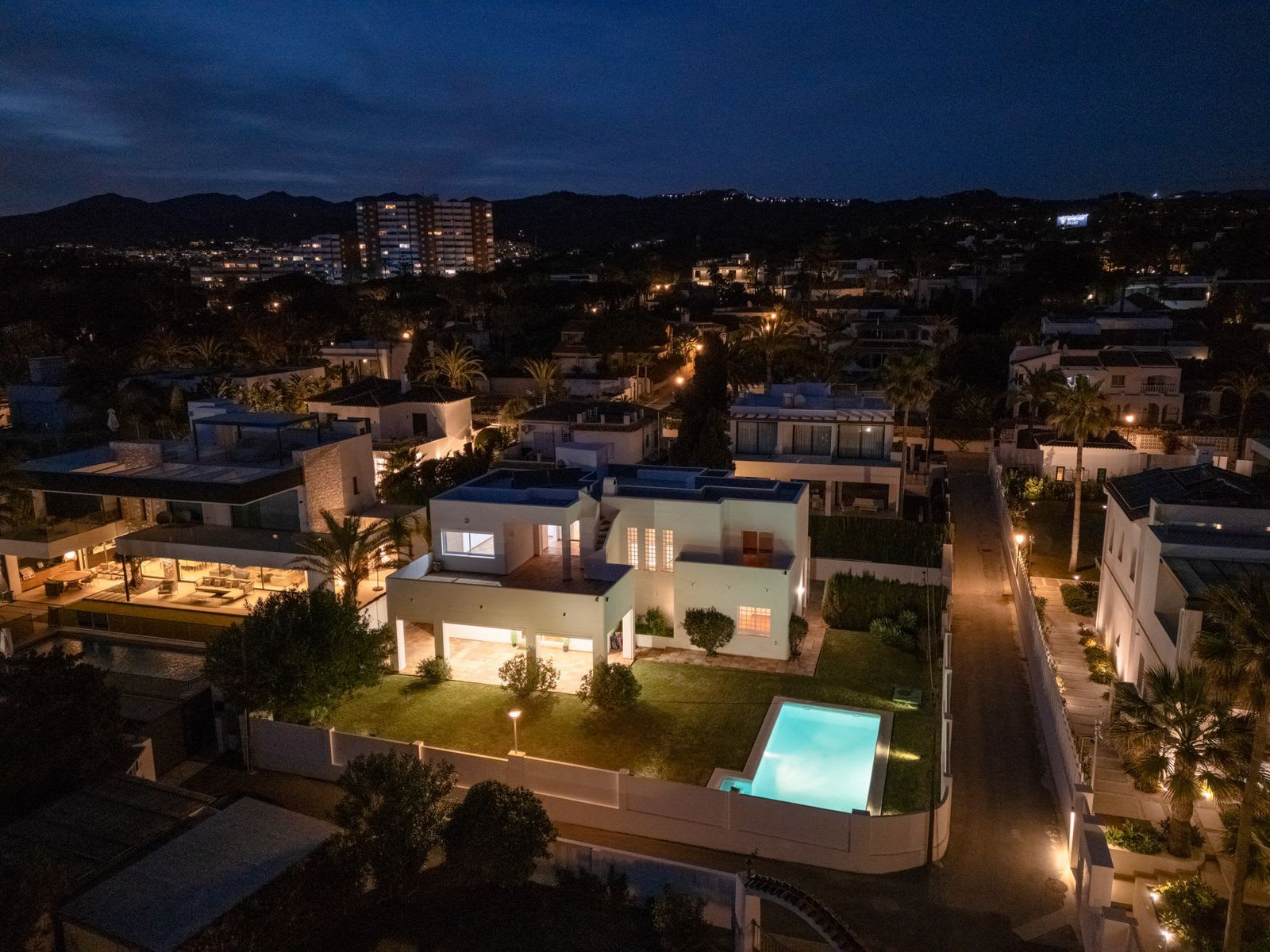 Frittliggende villa til salgs i Marbesa, Bilde 3