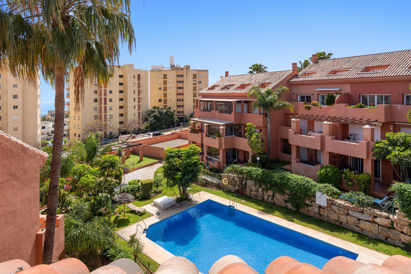 Toppleilighet til salgs i Estepona, Bilde 2