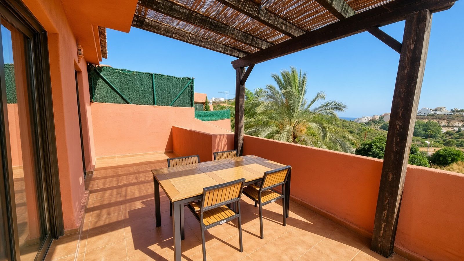 Toppleilighet med 2 soverom til salgs i Casares, Bilde 3