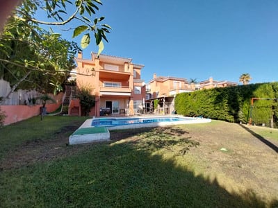 Frittliggende villa til salgs i Cerros del Aguila