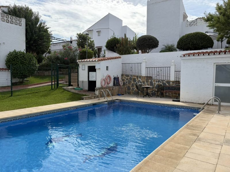 Rekkehus med 2 soverom til salgs i Estepona