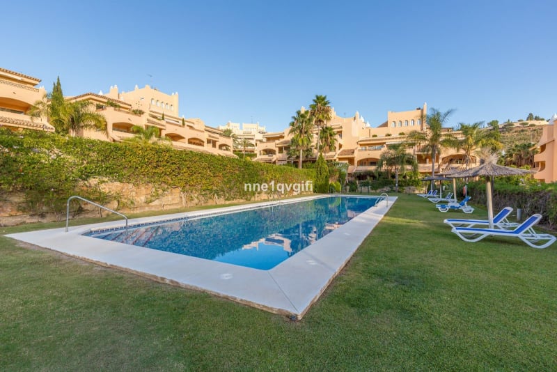 Penthouse til salgs i Elviria