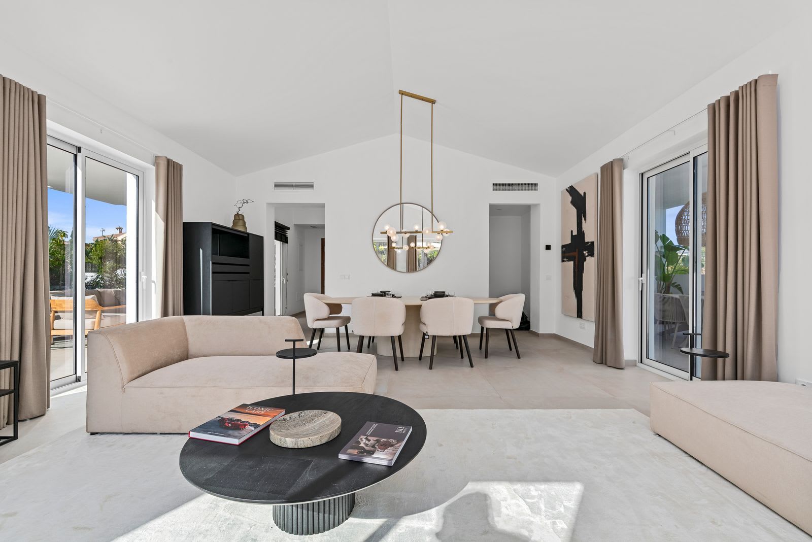Frittliggende villa til salgs i Casares Playa, Bilde 2