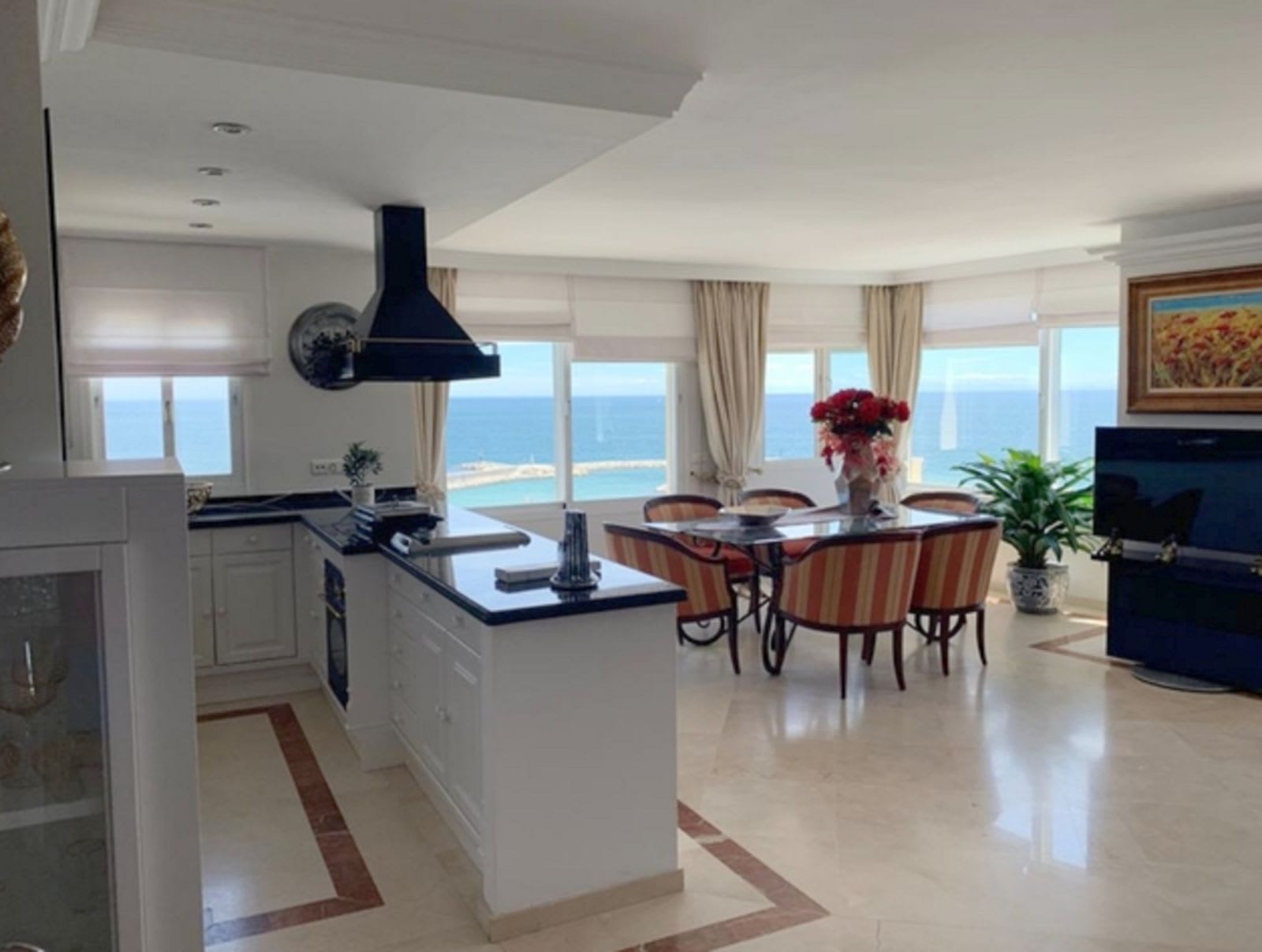 Toppleilighet med 2 soverom til salgs i Estepona, Bilde 3