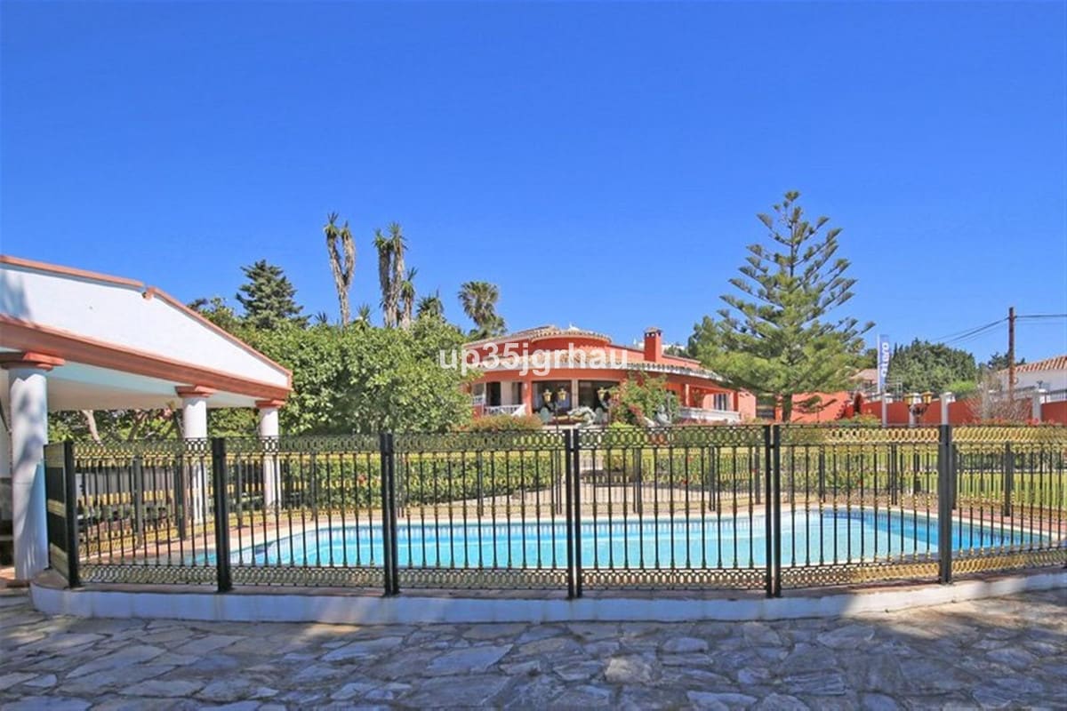 Villa til salgs i Estepona, Bilde 2
