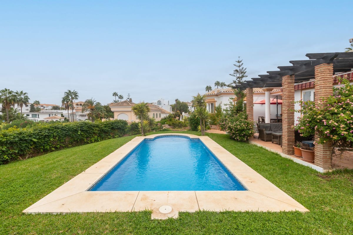 Frittliggende villa til salgs i Mijas Costa, Bilde 3
