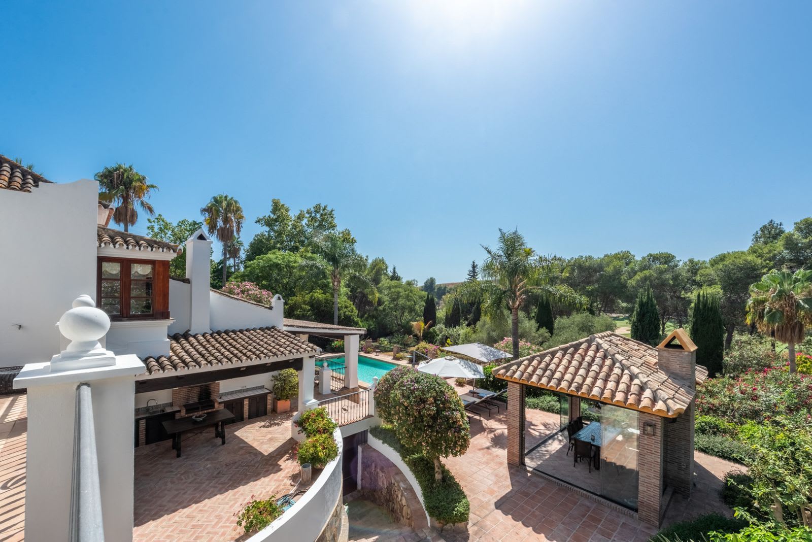 Frittliggende villa til salgs i El Paraiso, Bilde 2