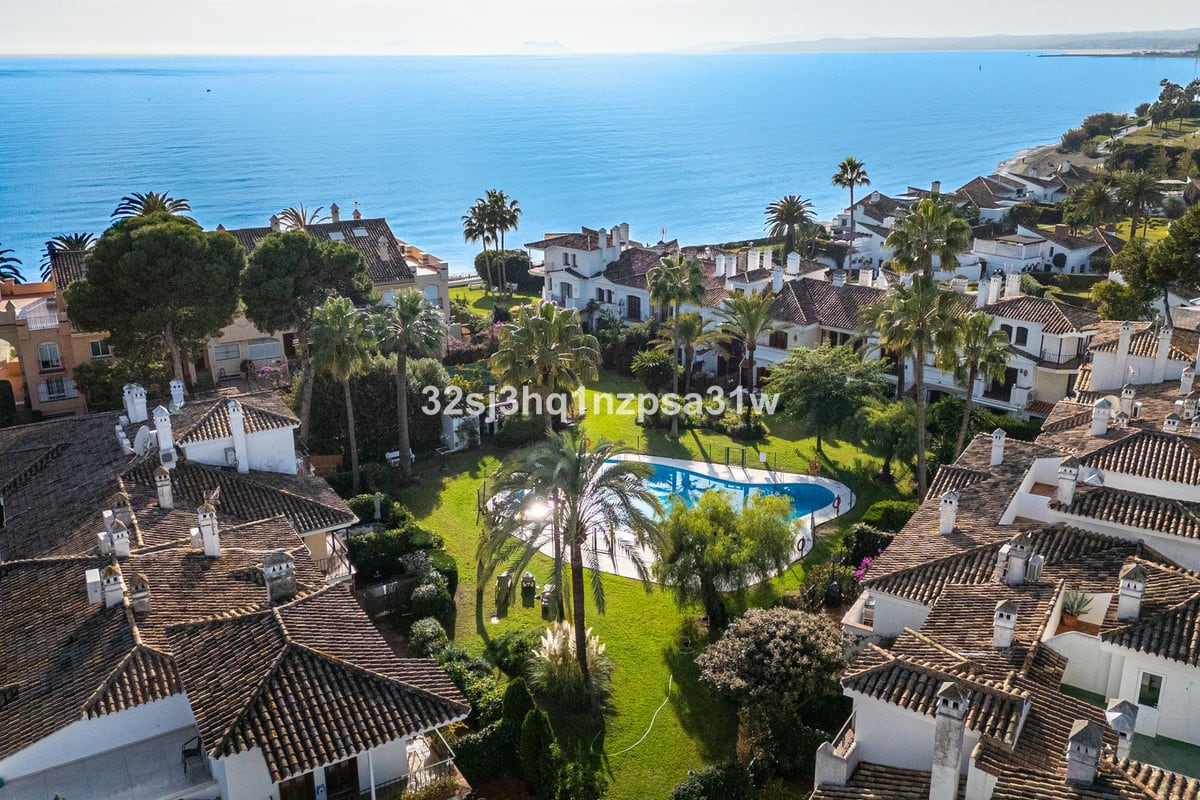 Rekkehus til salgs i Laguna Beach, Estepona, Bilde 3