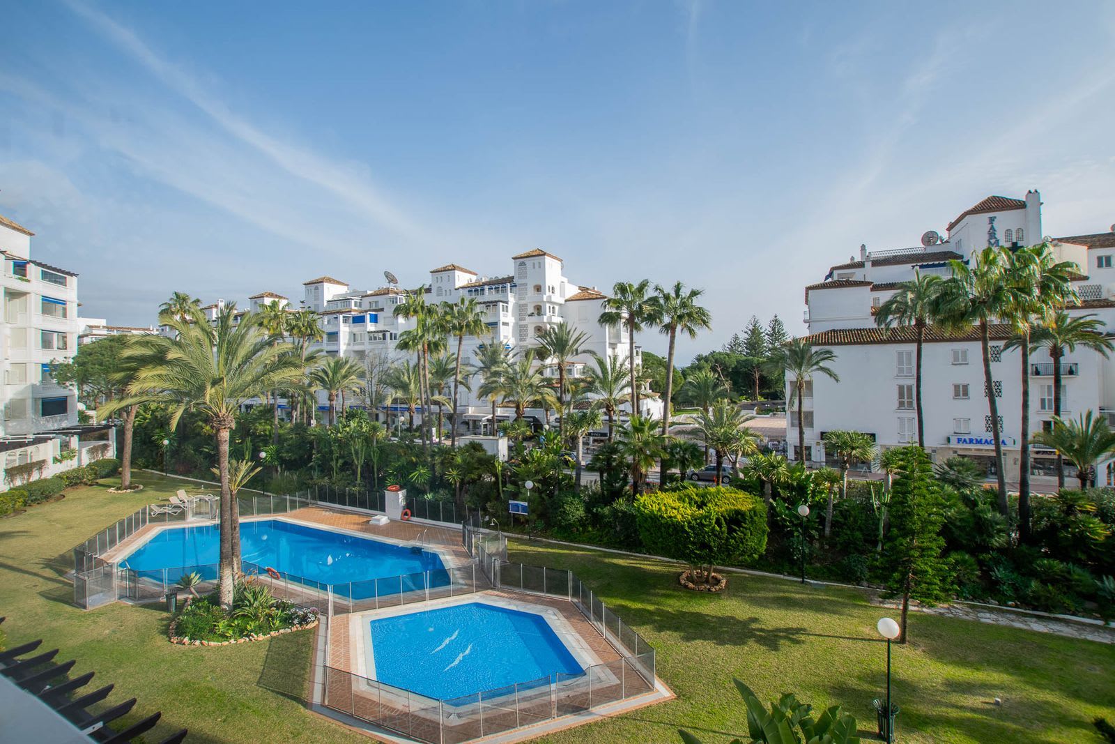 Leilighet midt i bygget til salgs i Puerto Banús, Bilde 2