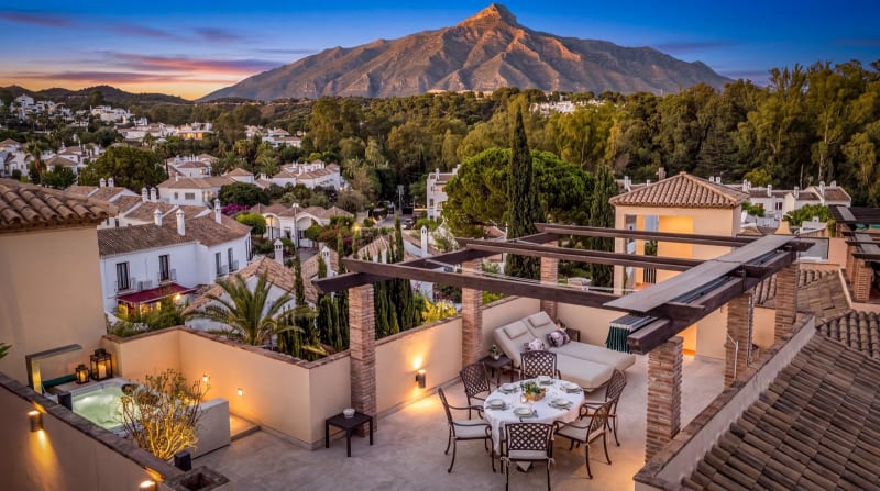 Toppleilighet til salgs i Nueva Andalucía