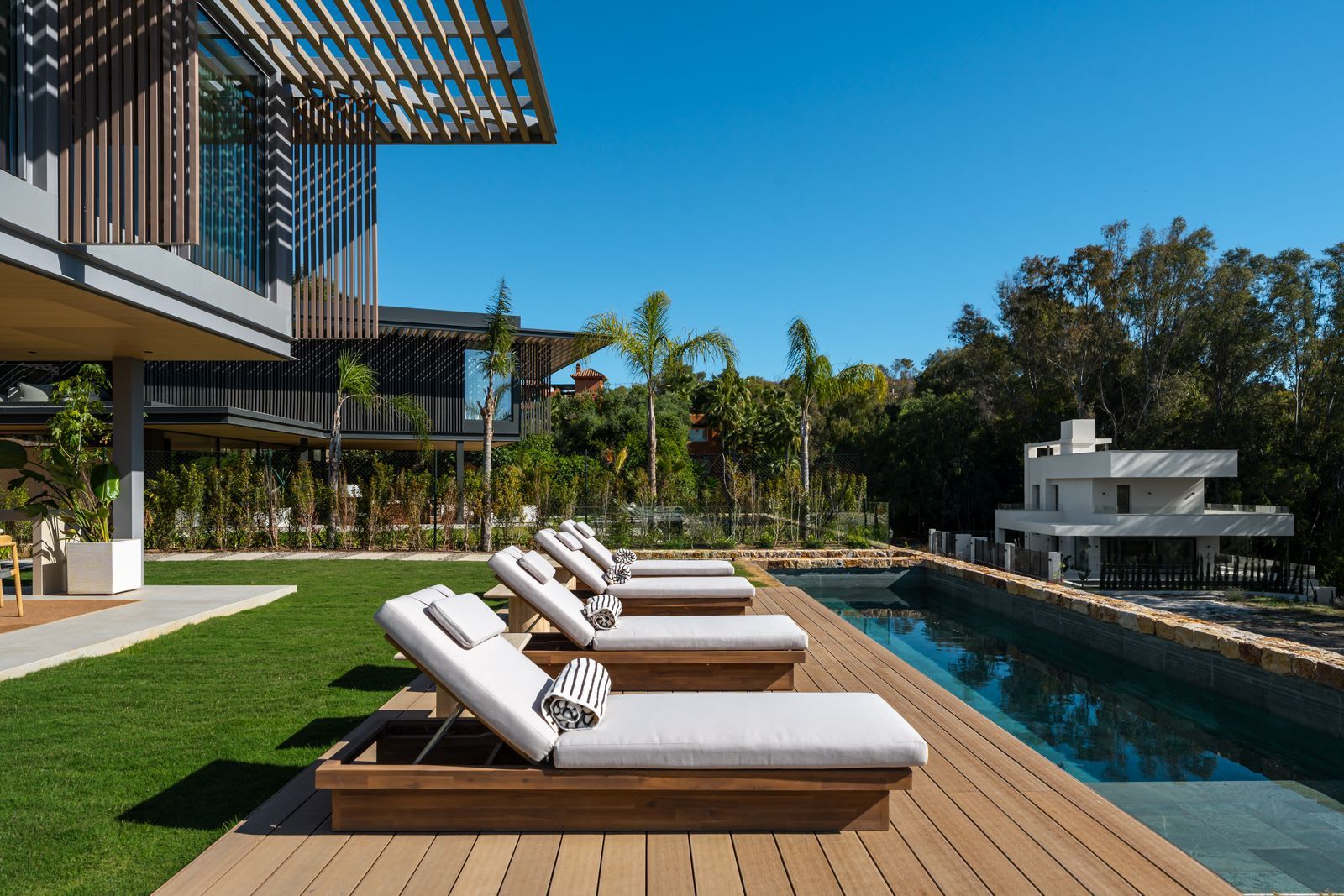Villa til salgs i Nueva Andalucía, Bilde 2