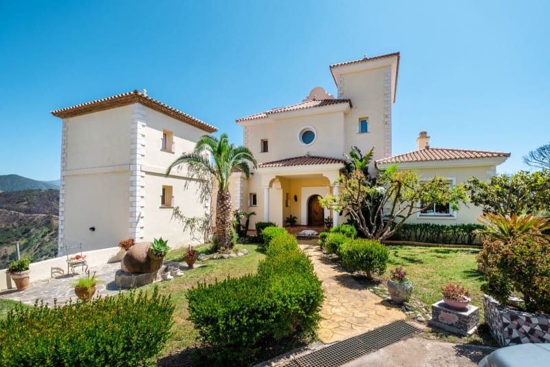 Villa til salgs i Estepona