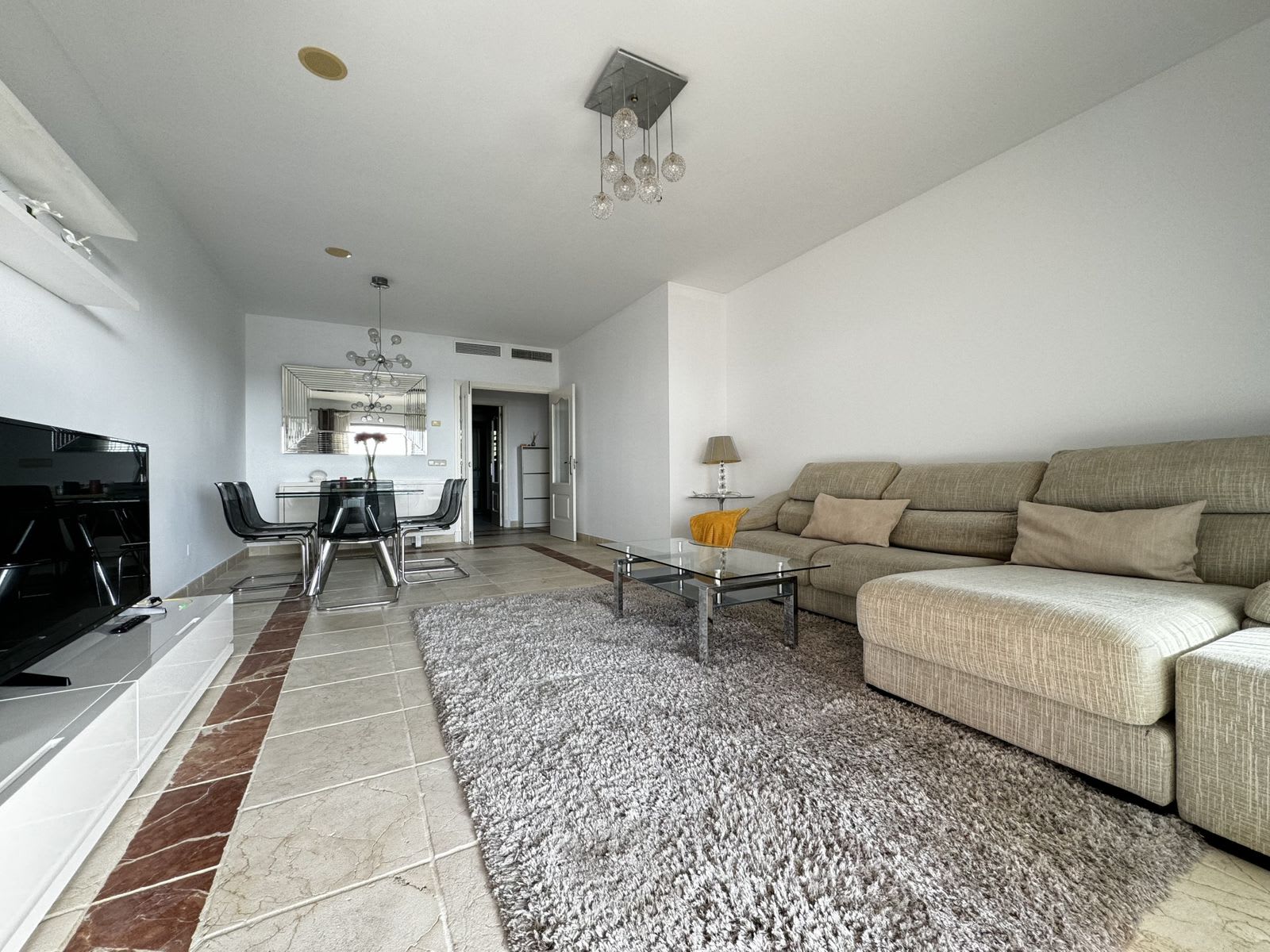 Leilighet til salgs i Benatalaya, Estepona, Bilde 3