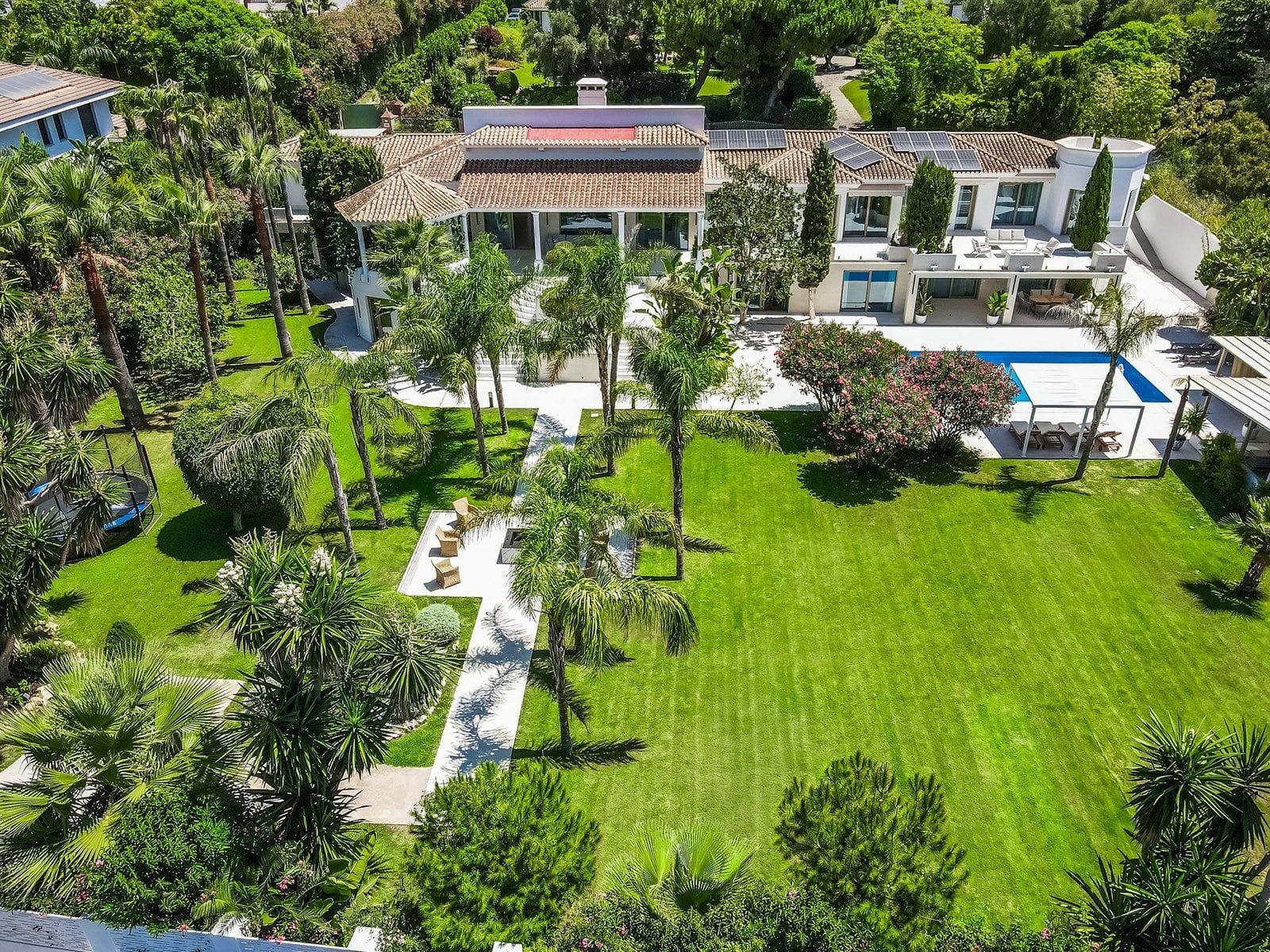 Villa til salgs i Guadalmina Baja, Marbella, Bilde 2