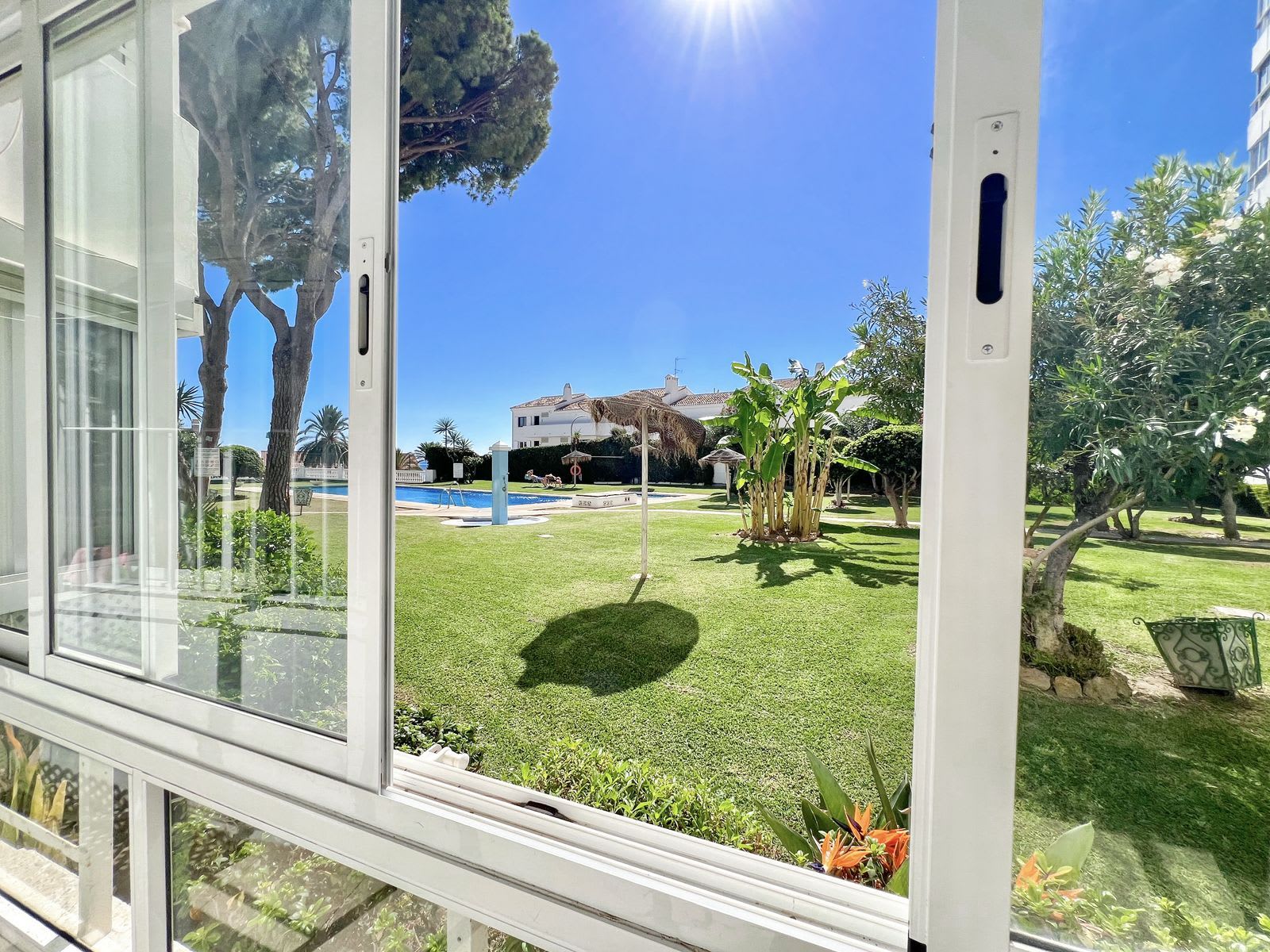 Leilighet midt i bygget til salgs i Benalmadena Costa, Bilde 2