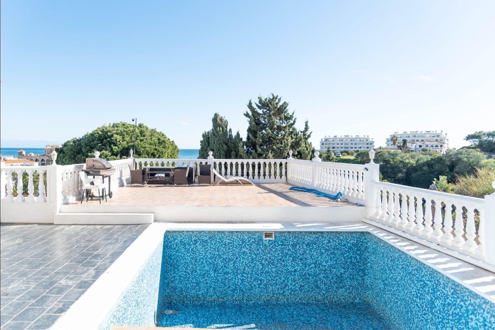 Frittliggende villa til salgs i Mijas Costa, Bilde 2