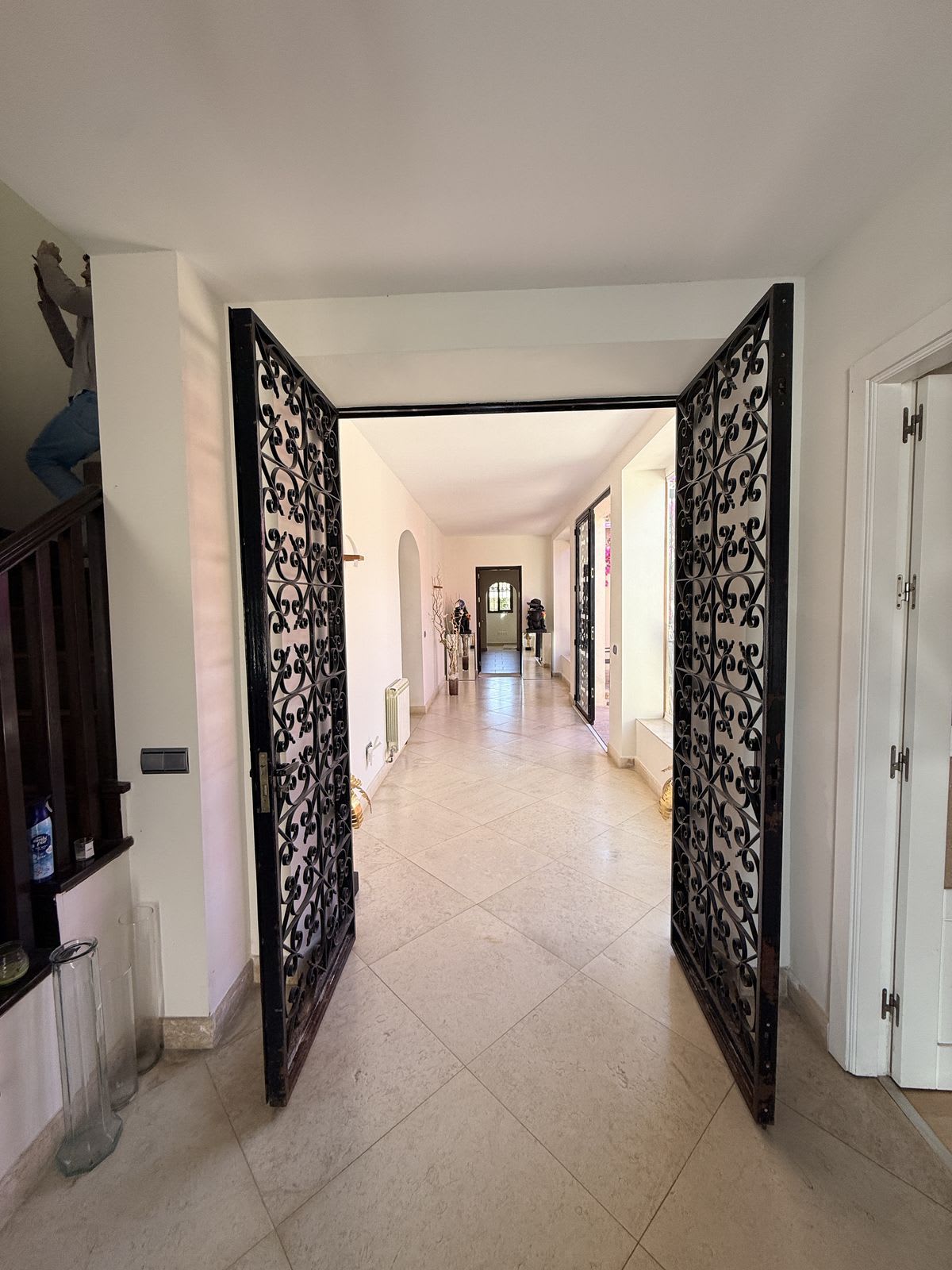 Frittliggende villa til salgs i Bel Air, Bilde 3