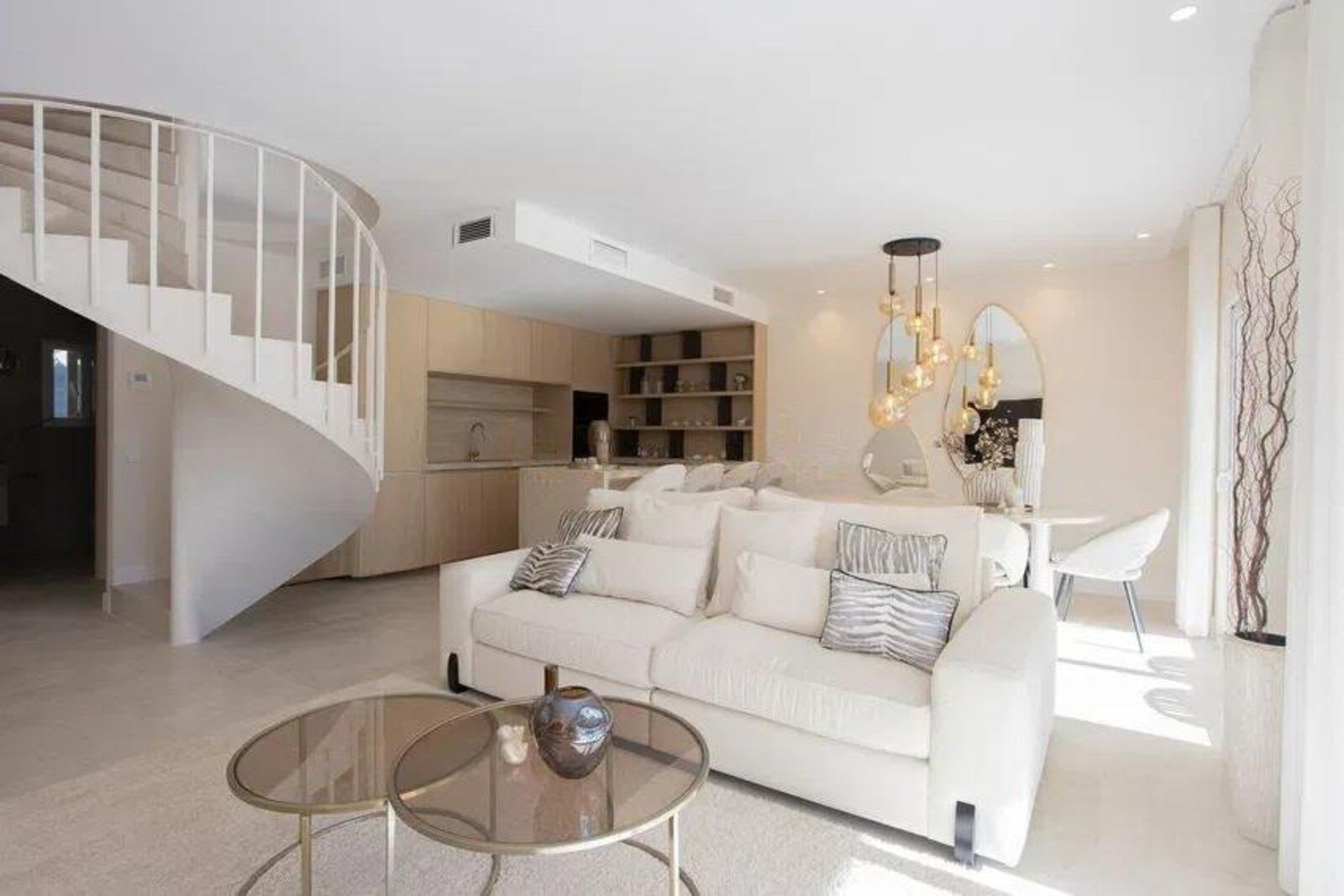 Duplex-penthouse til salgs i Nueva Andalucía, Bilde 2