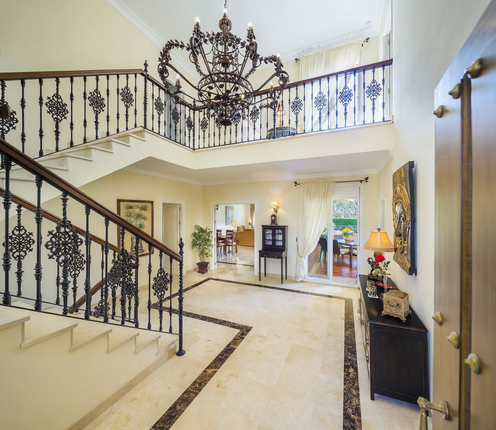 Frittliggende villa til salgs i Elviria, Bilde 3