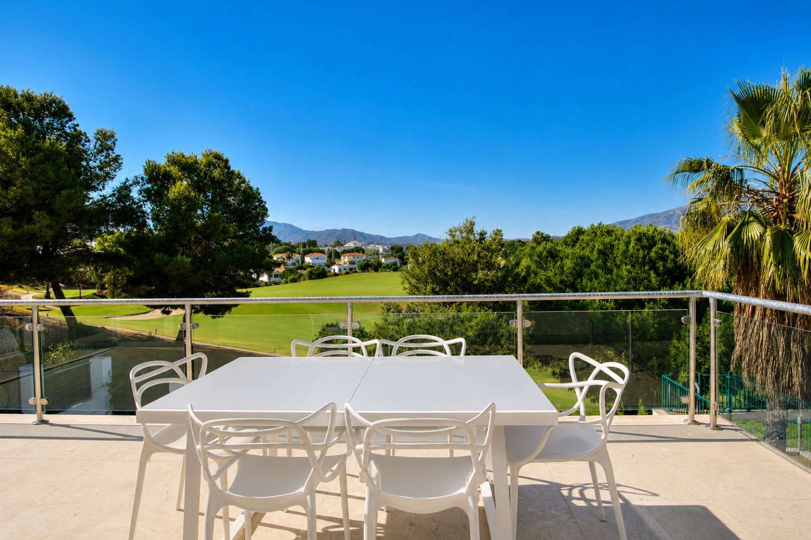 Frittliggende villa til salgs i La Cala Golf, Bilde 2