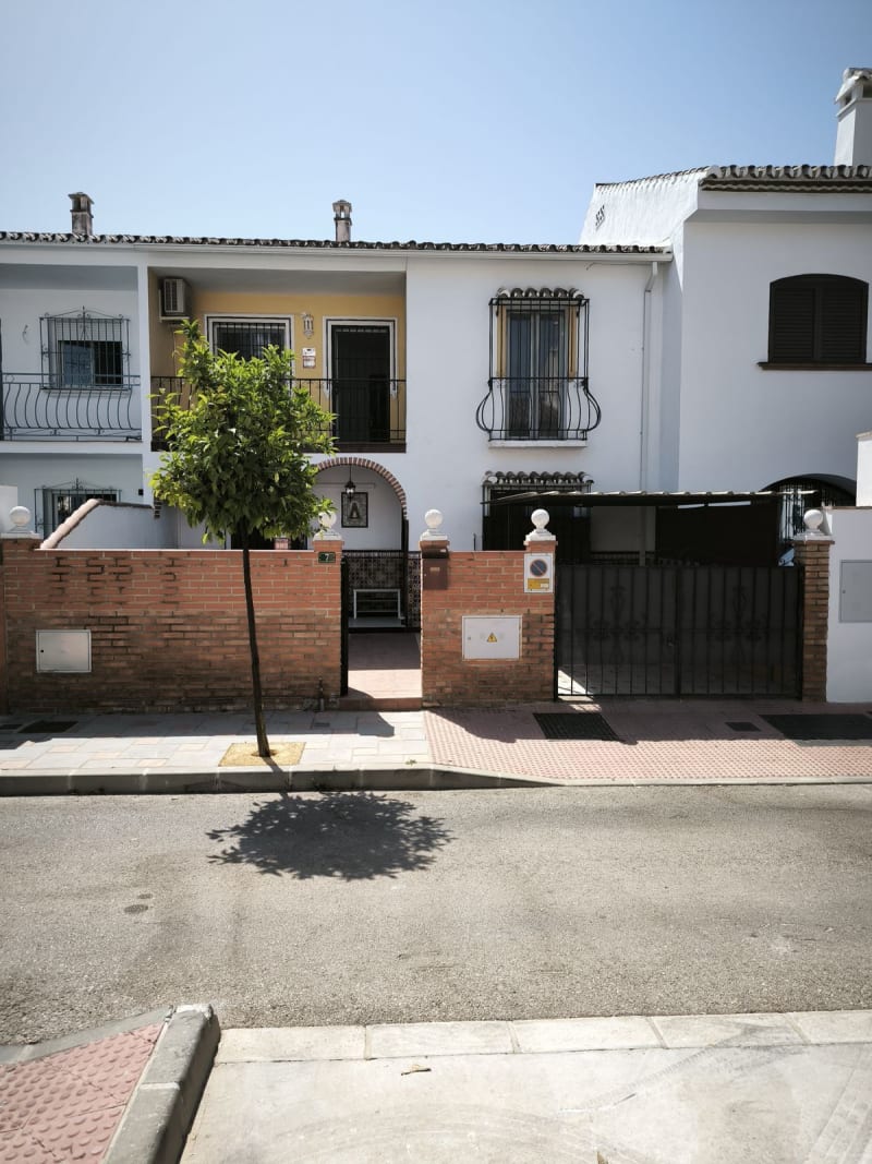 Rekkehus med 4 soverom til salgs i Fuengirola
