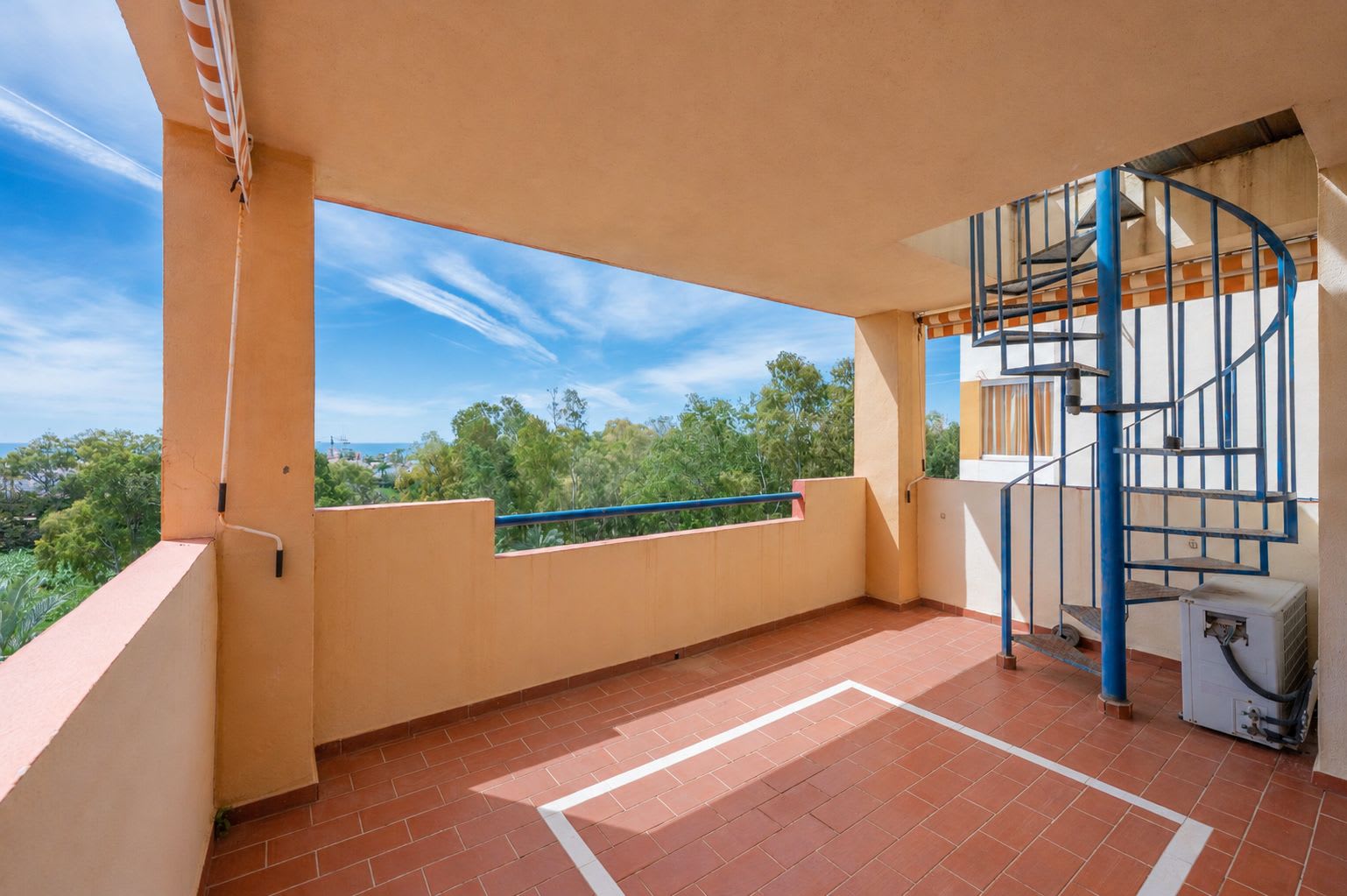 Penthouse til salgs i El Paraiso, Bilde 3