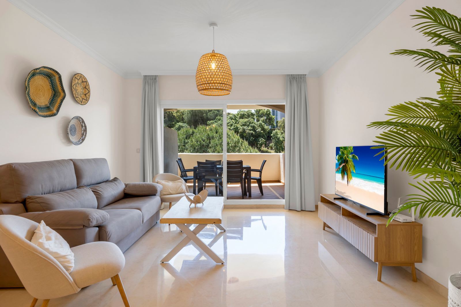 Leilighet midt i bygget til salgs i Elviria, Bilde 2