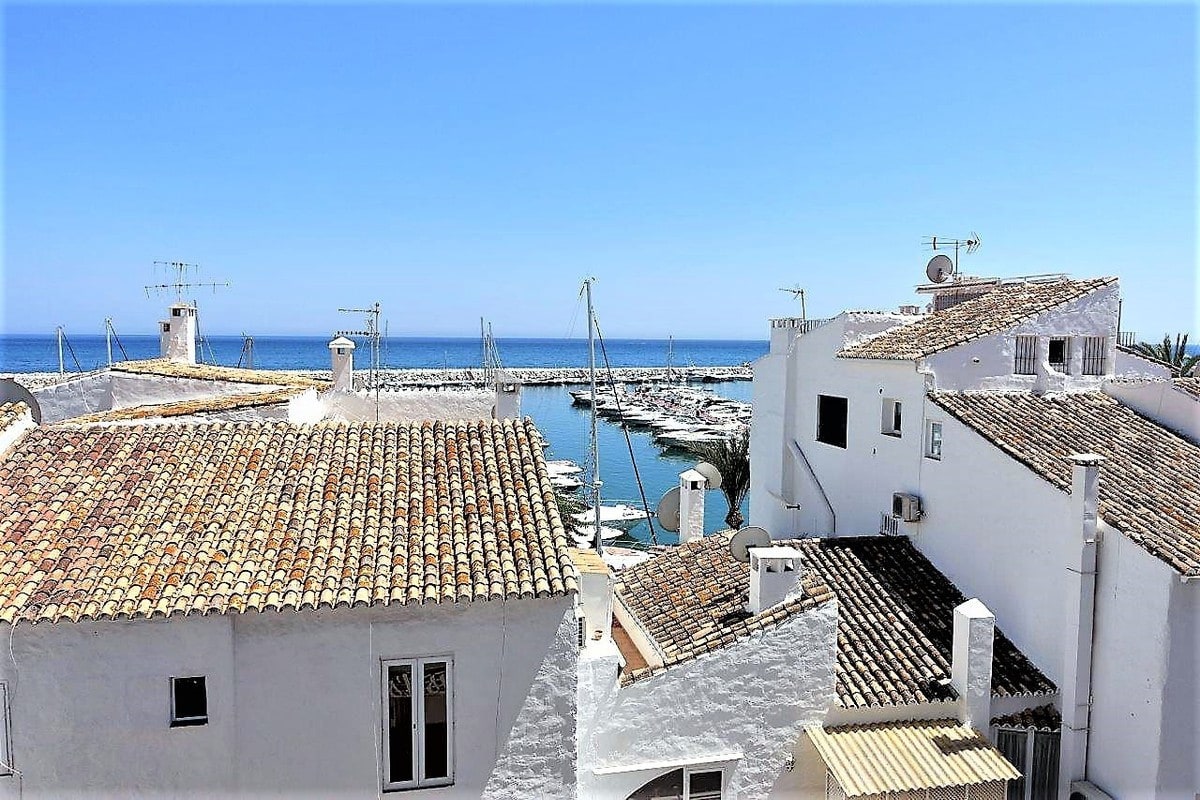Leilighet midt i bygget til salgs i Puerto Banús, Bilde 2