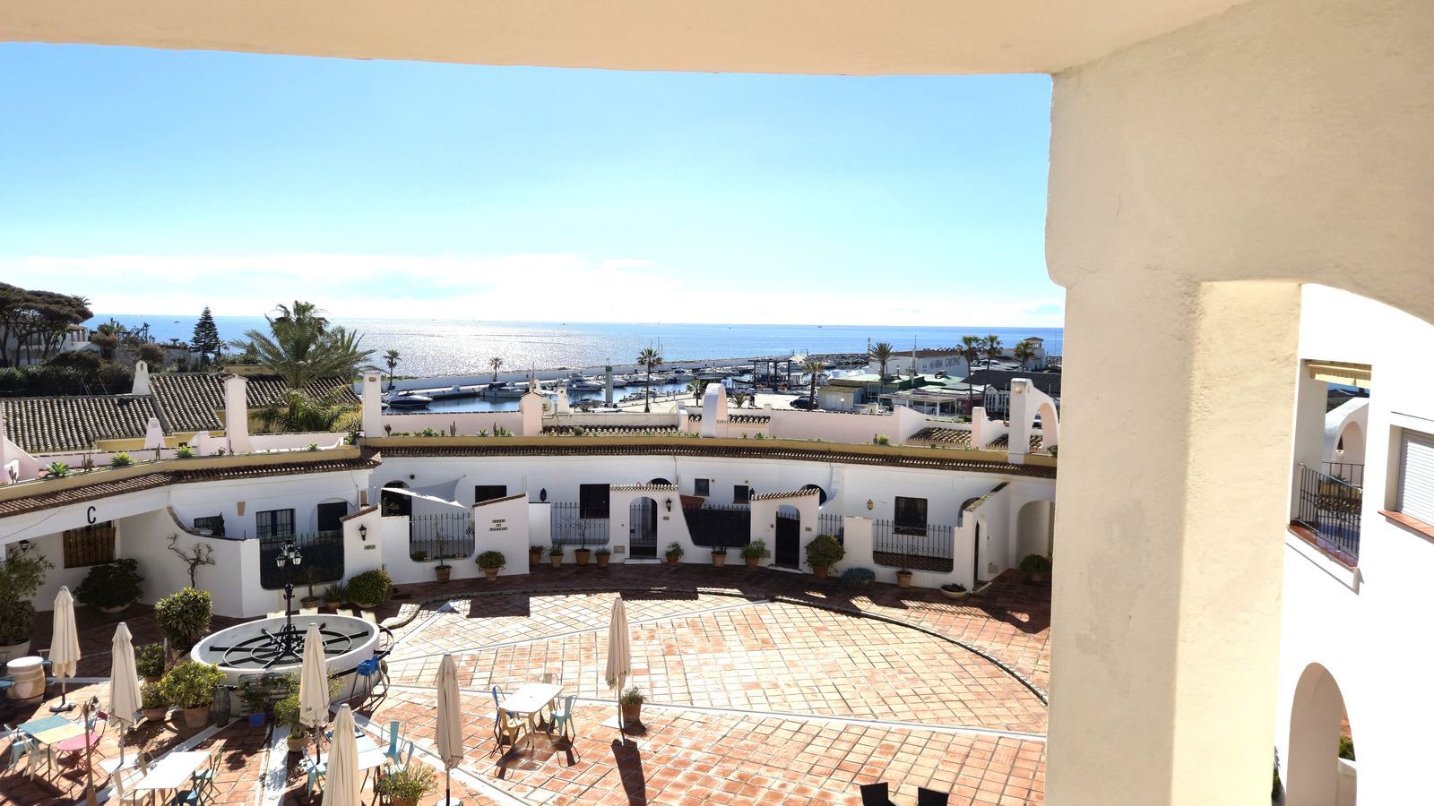 Leilighet i øverste etasje til salgs i Puerto de Cabopino, Bilde 3
