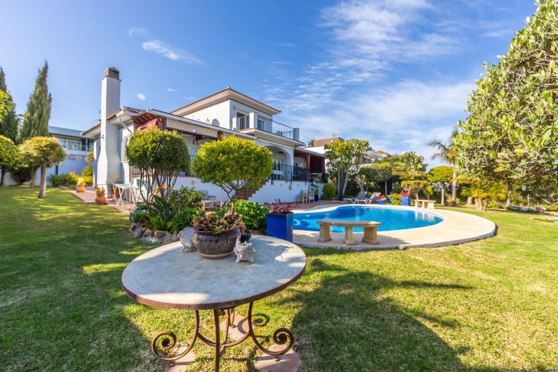 Frittliggende villa til salgs i Manilva