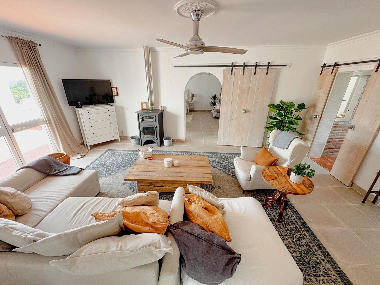 Frittliggende villa til salgs i Nerja, Bilde 3