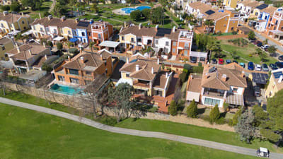 Frittliggende villa til salgs i Guadalmina Alta, Bilde 2