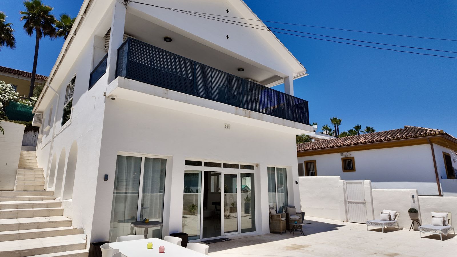 Frittliggende villa til salgs i Nueva Andalucía, Bilde 2