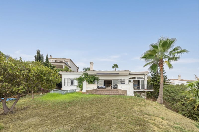 Villa til salgs i Estepona
