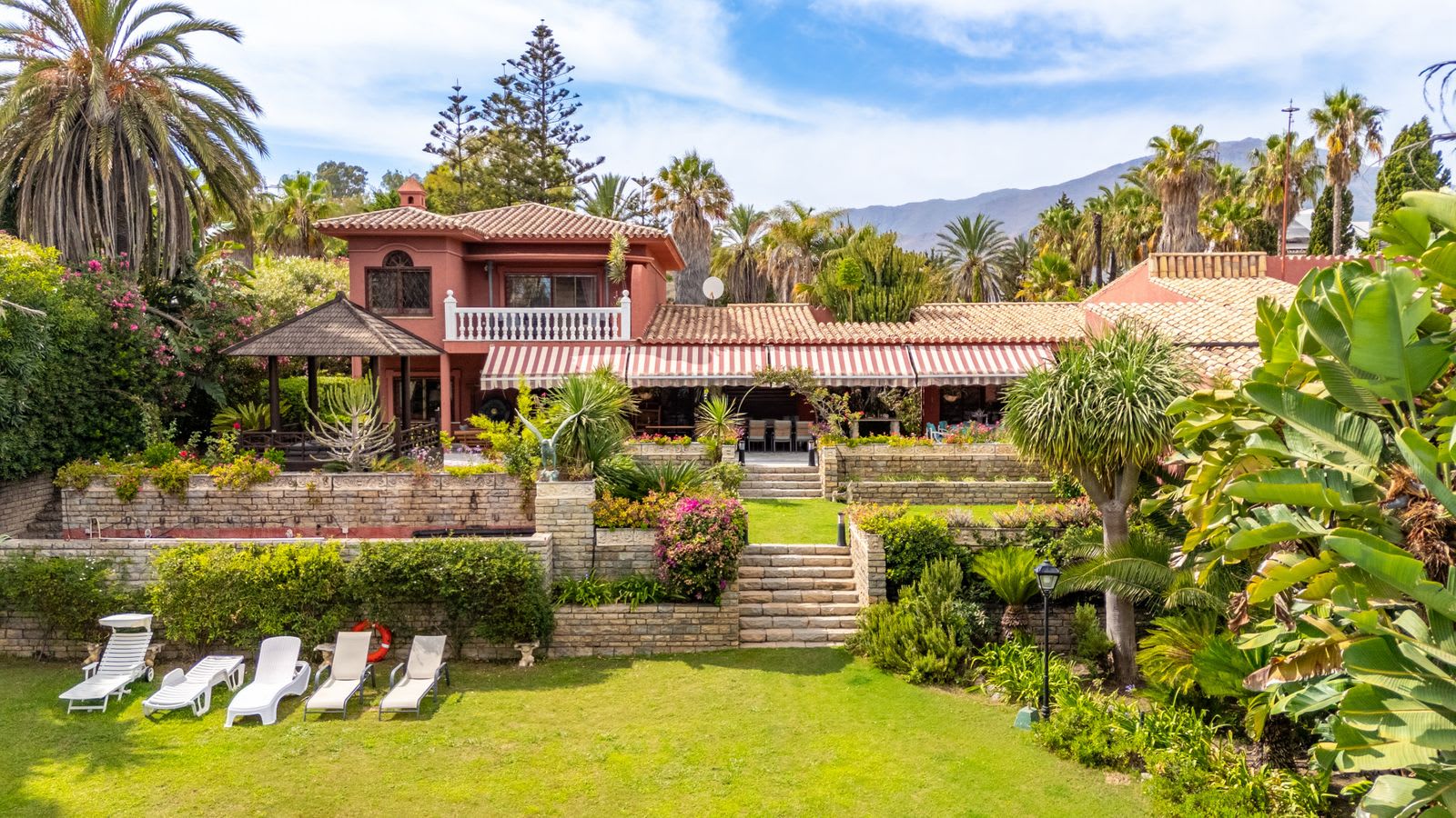 Villa til salgs i Estepona, Bilde 3