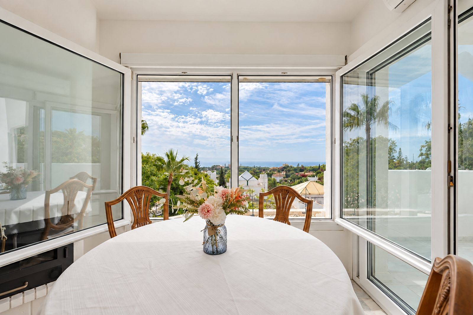 Takvåning med 2 sovrum till salu i Reserva de Marbella, Marbella, Foto 3