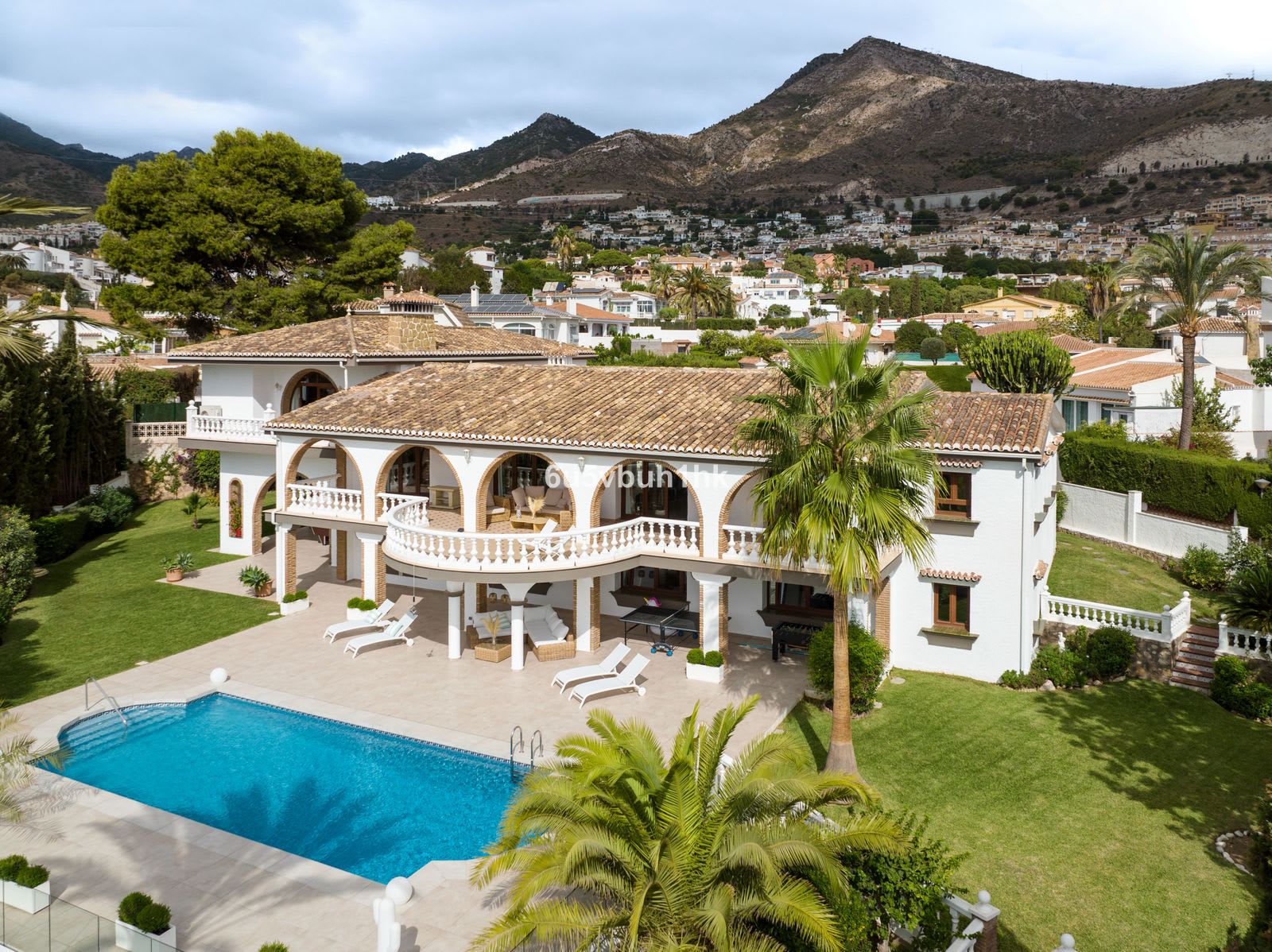 Frittliggende villa til salgs i Arroyo de la Miel, Bilde 3