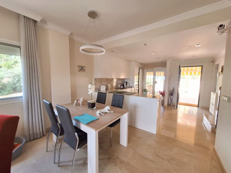 Duplex til salgs i Elviria